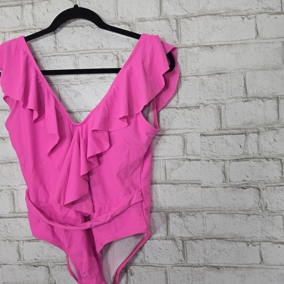 Hot pink one-piece low back swimsuit - Picture 8 of 12